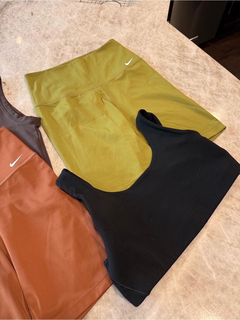 Nike women's workout lot - shorts x2, sports bra and top - Picture 5 of 8